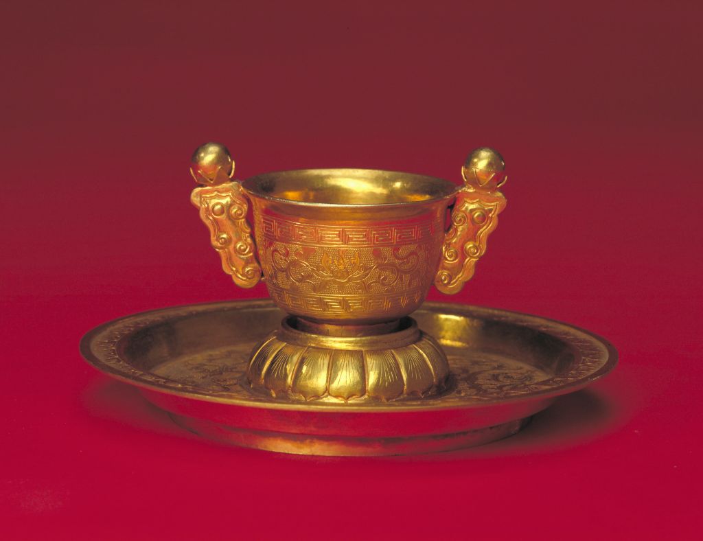 图片[1]-Gold belt holding wine cup-China Archive